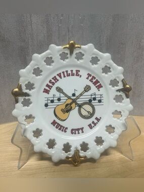 Vintage Nashville Music City Decorative Porcelain Souvenir Plate with Gold Trim
